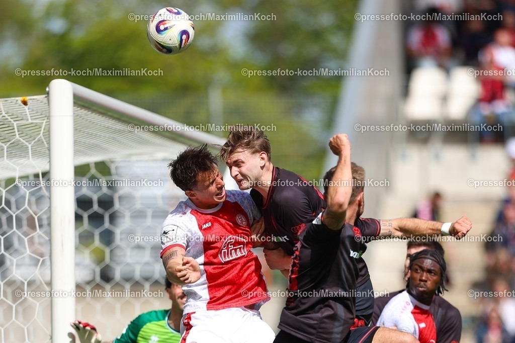 xKWIx11042601033 | 2026.04.11, xkwix, Fußball, 3.Liga, Rot-Weiss Essen -  FC Ingolstadt, Stadion an der Hafenstraße, 33.Spieltag, Saison 2025 / 2026: Marek Janssen (Rot-Weiss Essen #20) im Zweikampf gegen Jasper Maljojoki (FC Ingolstadt 04 #23) beim Kopfball DFB regulations prohibit any use of photographs as image sequences and or quasi-video. Photo: xKamilxWilkowskixPressefotoKochx