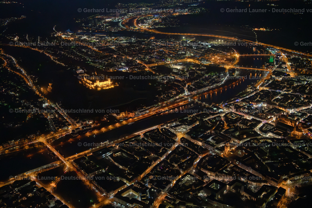 3901036 | Blick über die nächtliche Innenstadt von der Ludwigsbrücke (Löwenbrücke) bis Neuer Hafen