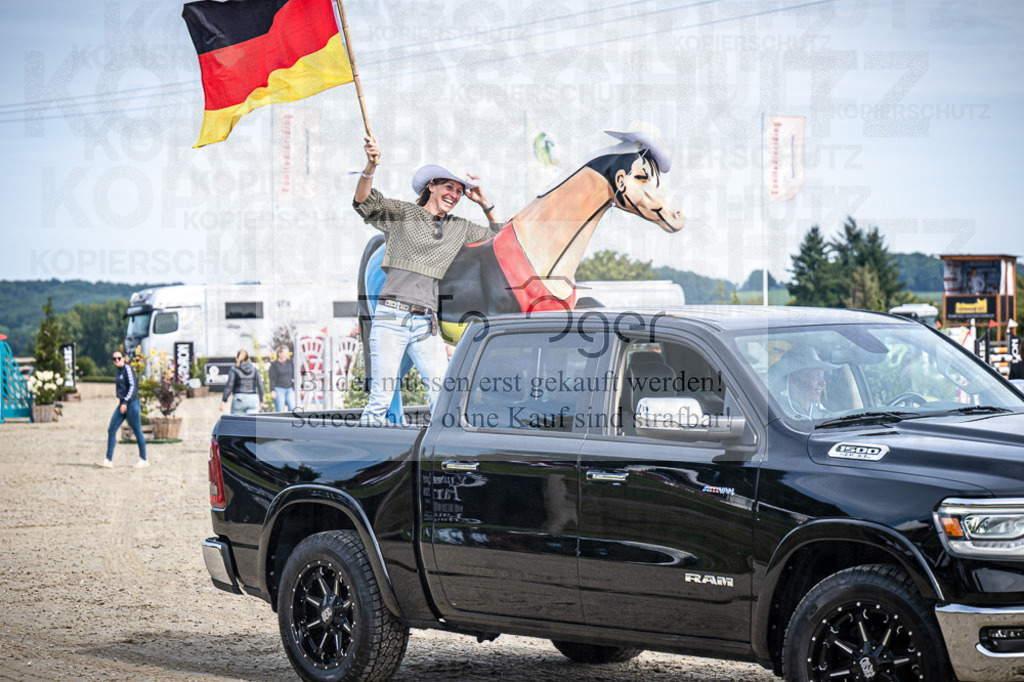 DOS_8185 | Entdecke hochwertige Reitturnierfotos von Foto Oger. Professionell, emotional und authentisch – jetzt Lieblingsmomente im Shop bestellen.Deutschlandweite Turnierfotografie. - Realisiert mit Pictrs.com