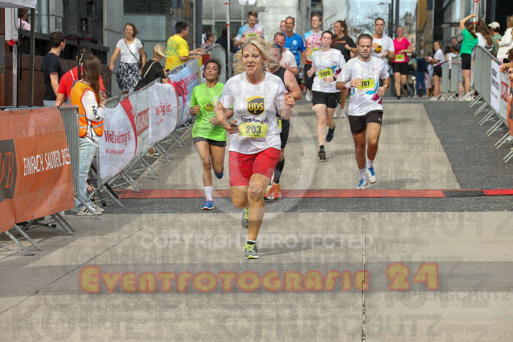 250920_1329_EX1_4947 | Sportfotografie im Rhein-Sieg Kreis, Köln, Bonn, NRW, Rheinland Pfalz, Hessen, etc. Unser Tätigkeitsfeld umfasst den Laufsport vom Volkslauf über den Marathon, Duathlon, Triathon bis zum Ultralauf wie Kölnpfad Ultra oder Schindertrail.