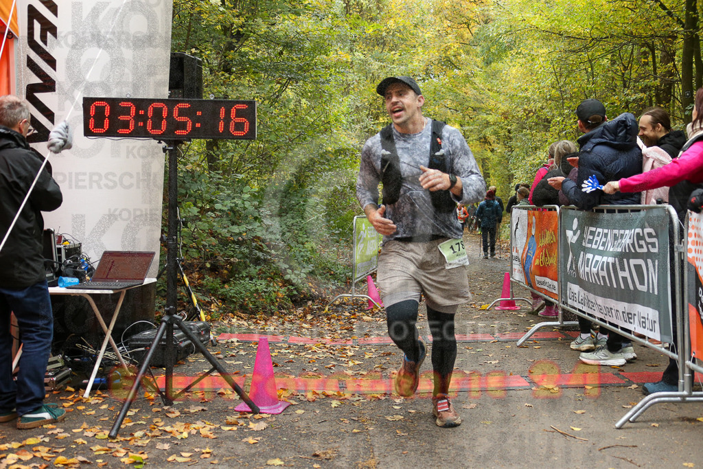 251026_1306_EX1_2531 | Sportfotografie im Rhein-Sieg Kreis, Köln, Bonn, NRW, Rheinland Pfalz, Hessen, etc. Unser Tätigkeitsfeld umfasst den Laufsport vom Volkslauf über den Marathon, Duathlon, Triathon bis zum Ultralauf wie Kölnpfad Ultra oder Schindertrail.