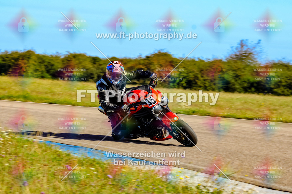 035-1672 | Hier findet Ihr Bilder von Touristenfahrten auf der Nürburgring Nordschleife oder von anderen Veranstaltungen die ich besucht habe. Viel Spass beim Durch Schauen 