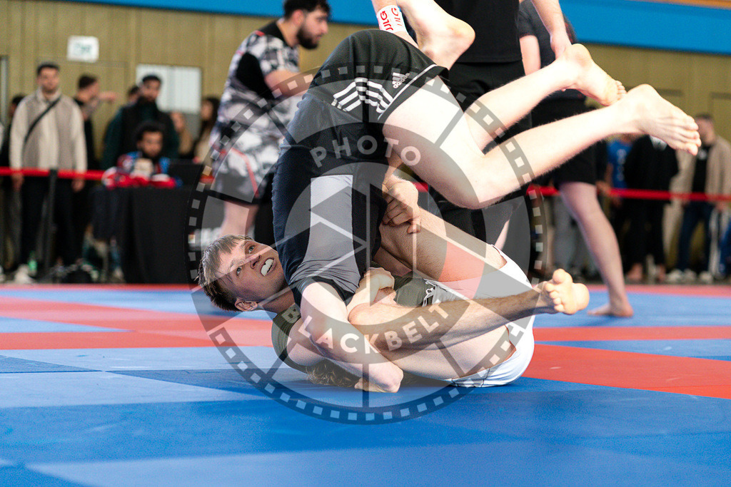 20250510PBB2502 | Athletes compete during the JJLG Berlin Open Jiu-Jitsu Championship on May 10, 2025 in Berlin, Germany. © Chiara Dazi / photoblackbelt