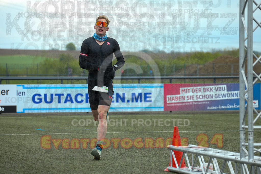 240421_1037_EX1_0696 | Sportfotografie im Rhein-Sieg Kreis, Köln, Bonn, NRW, Rheinland Pfalz, Hessen, etc. Unser Tätigkeitsfeld umfasst den Laufsport vom Volkslauf über den Marathon, Duathlon, Triathon bis zum Ultralauf wie Kölnpfad Ultra oder Schindertrail.