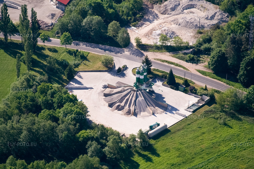 Vue aérienne: FEHR - Béton Prêt à l'Emploi à Gundershoffen dans le département Bas Rhin, France – .Photo: IMG_10845.jpg prise le 12/05/2008 par Werner Riehm/FLY-FOTO.eu – Résolution de l'original: 3456 x 2304 px – Béton préfabriqué, béton fibré et prêt à l'emploi | FEHR Group