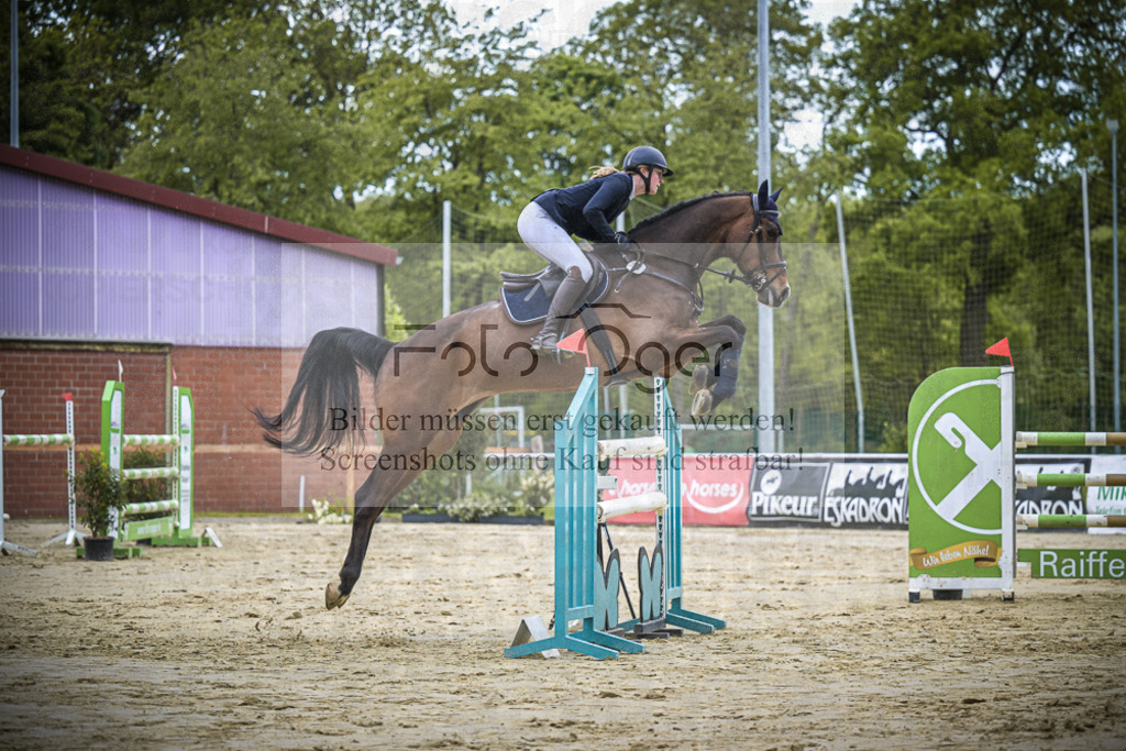 DOS_9692 | Entdecke hochwertige Reitturnierfotos von Foto Oger. Professionell, emotional und authentisch – jetzt Lieblingsmomente im Shop bestellen.Deutschlandweite Turnierfotografie. - Realisiert mit Pictrs.com