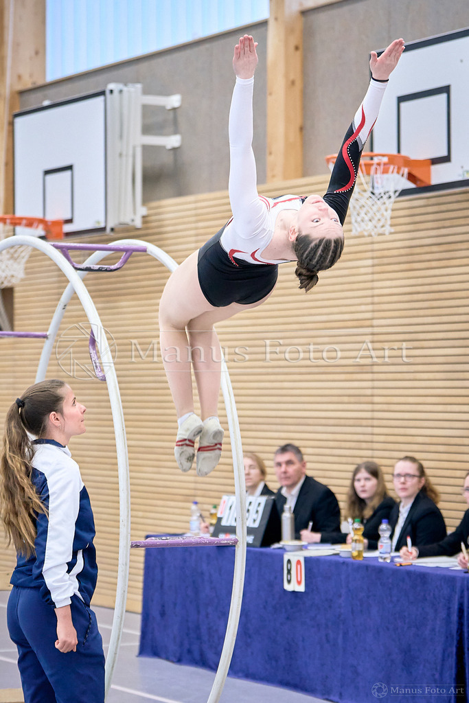 B-DSC05057 | Professionelle Sportfotografie in Hamburg, Schleswig-Holstein und Niedersachsen – spezialisiert auf Rhönrad, Geräteturnen, Leistungsturnen und rhythmische Sportgymnastik. Bundesweite Begleitung von Rhönrad-Events. Jetzt Sport-Fotos - Realisiert mit Pictrs.com