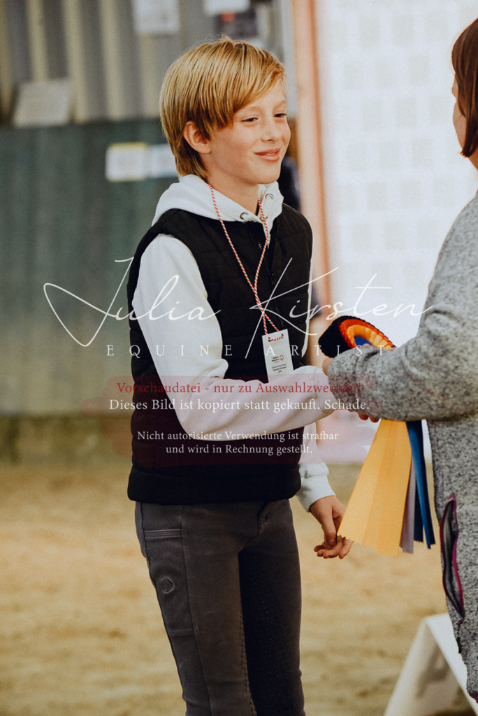 DSC_7396 | Pferde- und Turnierfotografie in Westsachsen. Pferdeportraits, Auftragszeichnungen und intuitive Kunst.
