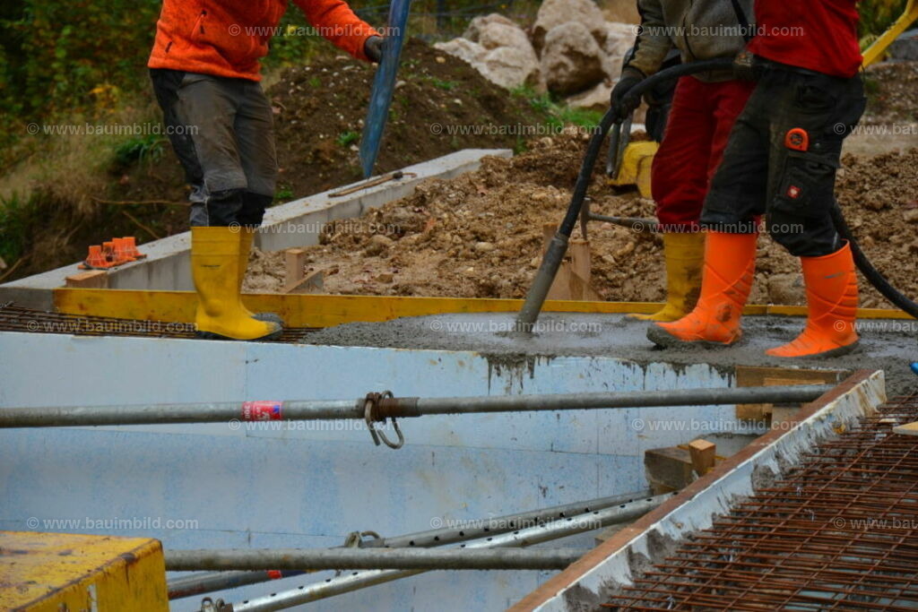 bib-lg04-betonarbeiten-0386 | Nach LV-Leistungsgruppen sortierte Detailfotos über den Bau eines Hauses. Alle Hausbau-Bilder direkt vom Urheber und Autor der Website Haus-Selber-Bauen.com