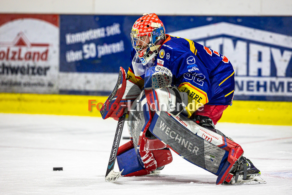 Achtelfinale Spiel 2 EC Peiting vs ESC Essen Moskitos | Eishockey Oberliga Süd Playoffs 2023/2024, Achtelfinale Spiel 2 EC Peiting vs ESC Essen Moskitos, 20240305,
Andreas MAGG (ECP Goali 32) in Aktion,
2024-03-05 in Peiting (Eisstadion)
32 Andreas MAGG (ECP Goali 32)
Copyright: WolfgangxLindner foto-lindner.de