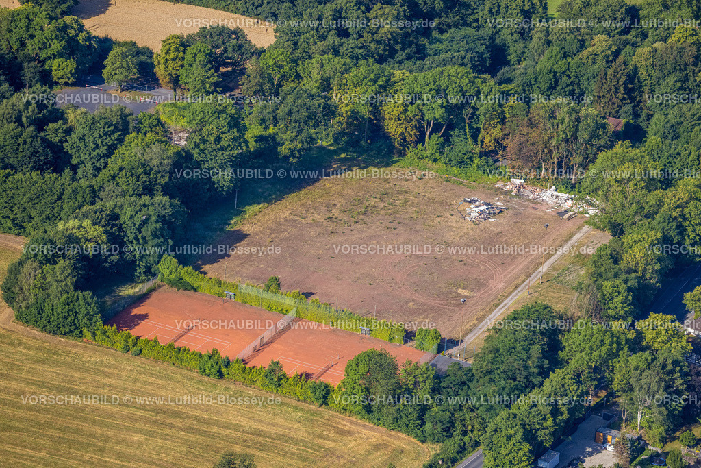 Hamm220700059 | Luftbild, verfallener Sportplatz Dolberger Straße und Tennisplätze nahe Schloss Heessen, Lippeauen, Heessen, Hamm, Ruhrgebiet, Nordrhein-Westfalen, Deutschland