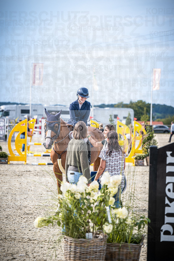 DOS_3138 | Entdecke hochwertige Reitturnierfotos von Foto Oger. Professionell, emotional und authentisch – jetzt Lieblingsmomente im Shop bestellen.Deutschlandweite Turnierfotografie. - Realisiert mit Pictrs.com