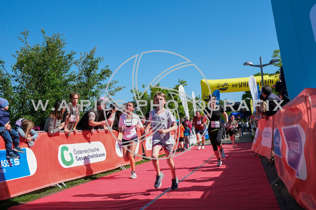 ..... | LINZ,AUSTRIA,27.April 24, Int. 3 Brückenlauf Linz  , Image shows: Photo: WAPICS / Michael ring