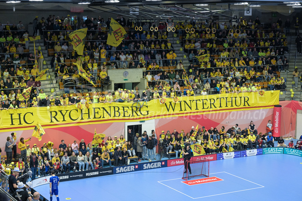 Zug United vs HC Rychenberg - 22. February 2025 | Zug United vs HC RychenbergSporthalle Wankdorf, BernDie gelbe Wand der HCR-Fans.Bild: Sportfotografie Markus Aeschimann | www.markus-aeschimann.ch - Realisiert mit Pictrs.com