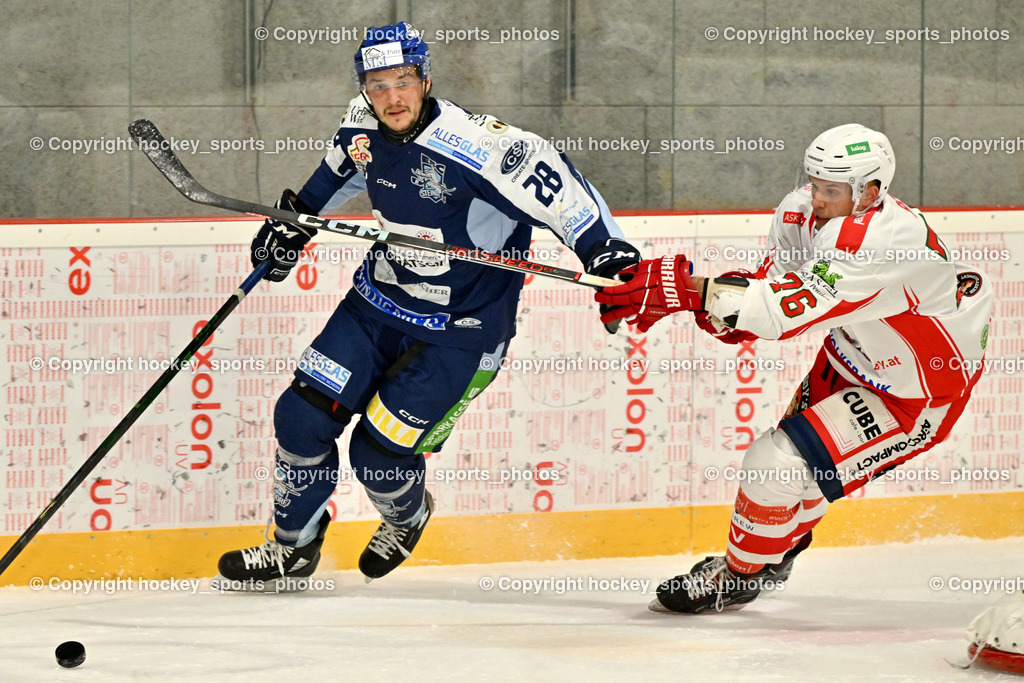 ESV FERLACH vs. ESC SOCCERZONE STEINDORF | #28 Bacher Stefan ESC Steindorf, #76 Pem Nik ESV Ferlach, ESV FERLACH vs. ESC SOCCERZONE STEINDORF, ESV FERLACH vs. ESC SOCCERZONE STEINDORF am 22.11.2024 in Ferlach (Eishalle Ferlach ), Austria, (Photo by Bernd Stefan)