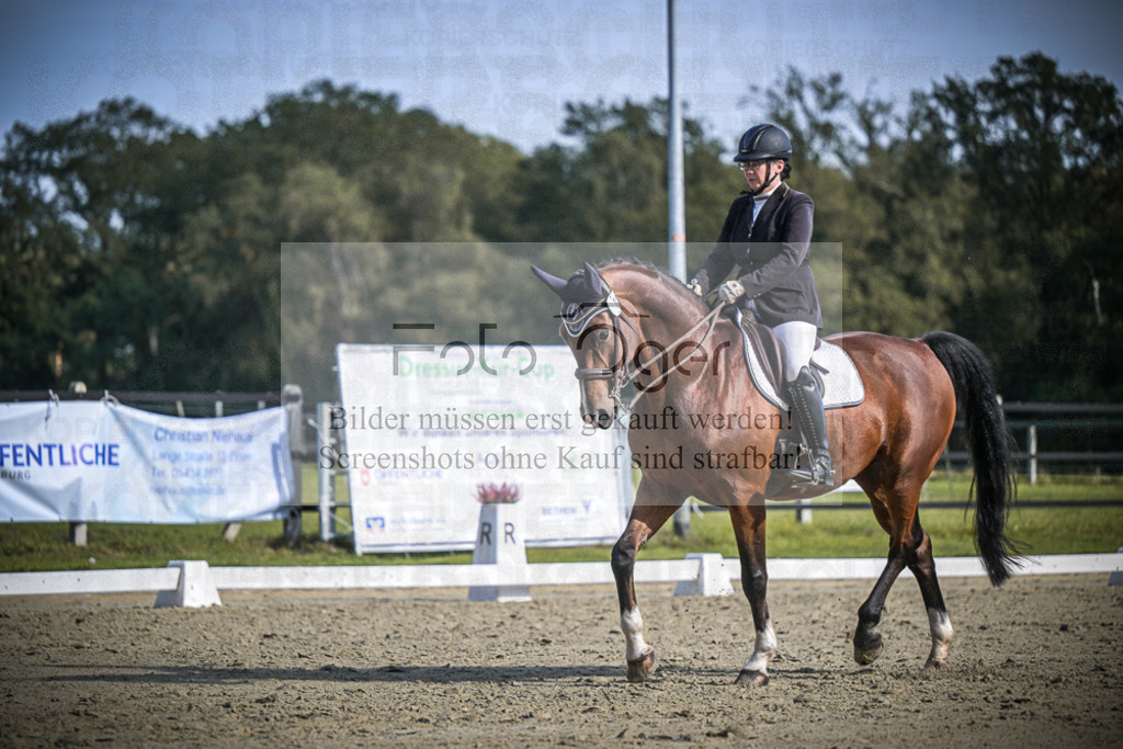 DOS_0980 | Entdecke hochwertige Reitturnierfotos von Foto Oger. Professionell, emotional und authentisch – jetzt Lieblingsmomente im Shop bestellen.Deutschlandweite Turnierfotografie. - Realisiert mit Pictrs.com