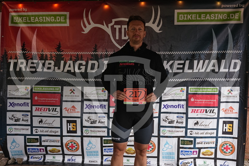 A1_09493 | Fotogalerie der Treibjagd im Dunkelwald - Dein MTB Etappenrennen im Erzgebirge - Realisiert mit Pictrs.com