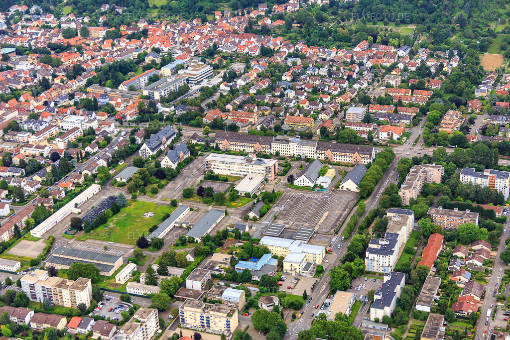 Luftbild: US Nachrichten Kaserne (Karlsruher Straße) mit 130. Stationshospital im Ortsteil Rohrbach in Heidelberg im Bundesland Baden-Württemberg in Deutschland. Foto: IMG_090839.jpg vom 04.07.2016 durch Werner Riehm/FLY-FOTO.de