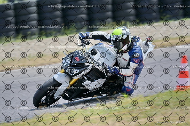 25bt04-1530 | markuskiefer.com - Realisiert mit Pictrs.com