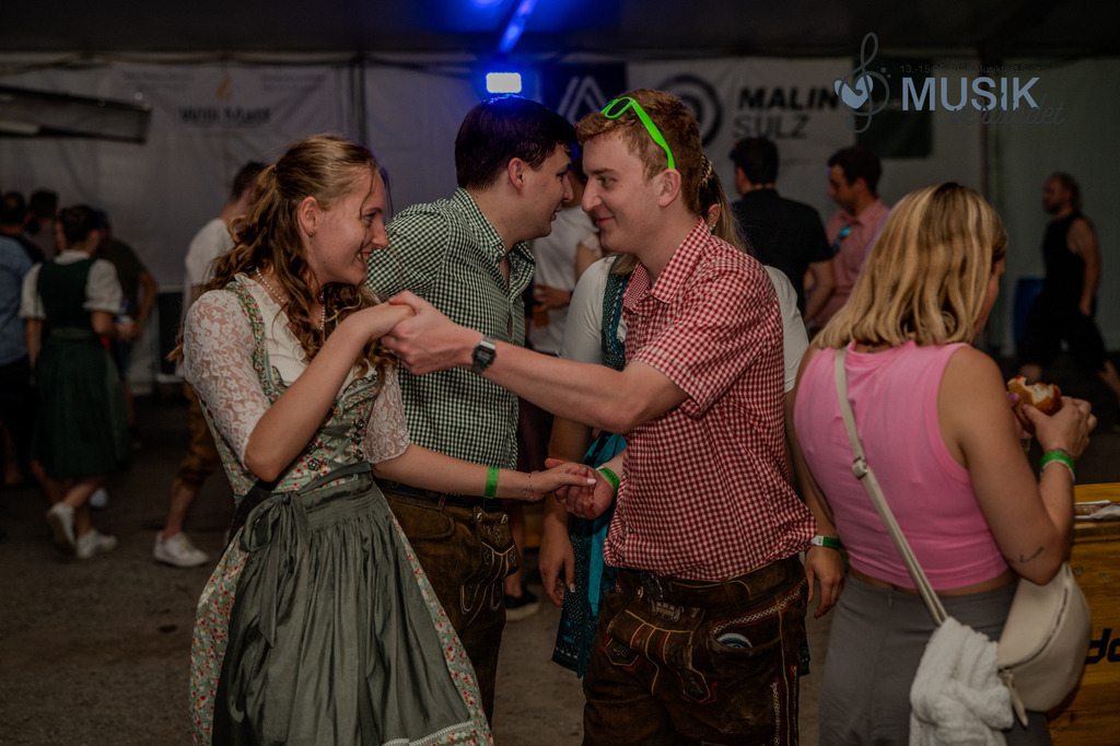 DSC_3421 | "Fussifoto.com – Ihr Ansprechpartner für hochwertige Fotografie! Entdecken Sie kreative Bilder und professionelle Dienstleistungen. Kontaktieren Sie uns für Ihre Projekte!"