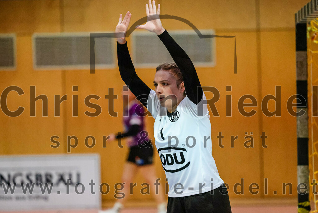 2023-11-04_015_SpVgg_Altenerding_gegen_TV_Altoetting | Erding, Deutschland, 04.11.2023:
Handball, Bezirksoberliga Frauen Altbayern 2023 / 2024, 6. Spieltag, SpVgg Altenerding gegen TV Altötting, Endergebnis: 28:26

Torfrau Verena Maier (TV Altötting, #1)

Foto: Christian Riedel / fotografie-riedel.net