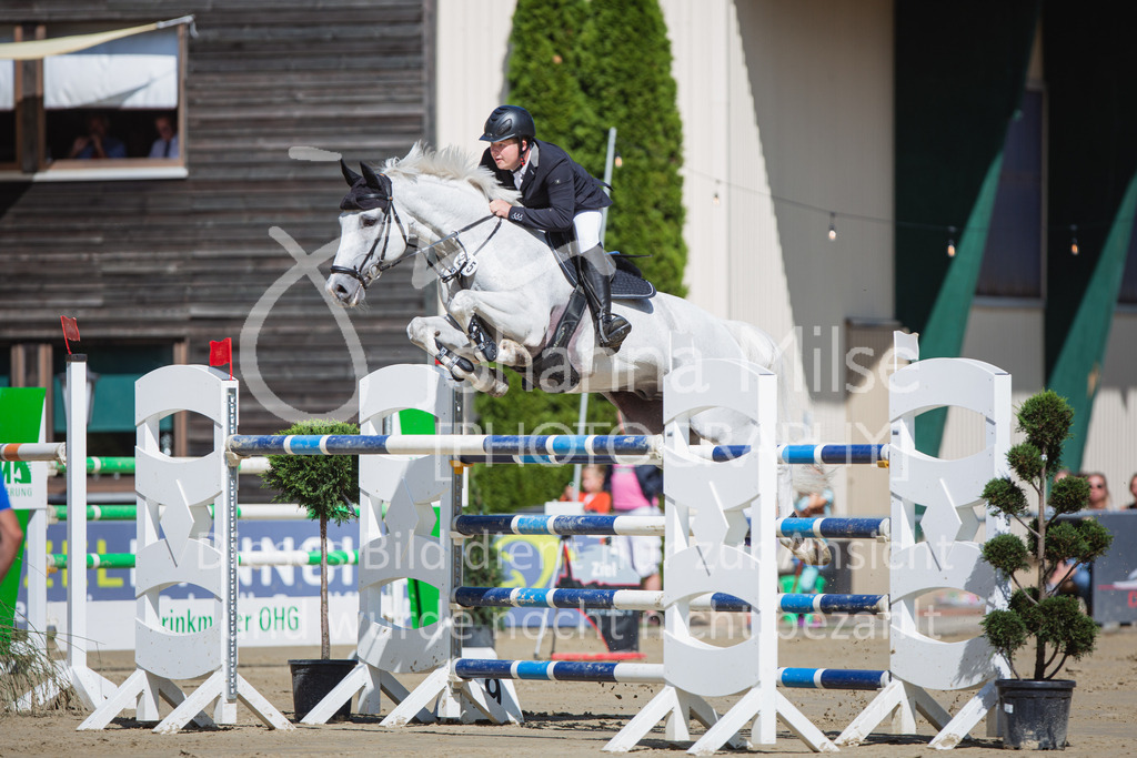 220828_Delbrueck_GrosserPreis-633 | Deine schönsten Turniermomente als professionelle Fotos! Entdecke hochwertige Pferdesport-Fotografie im Online-Shop. Jetzt Fotos finden & bestellen!