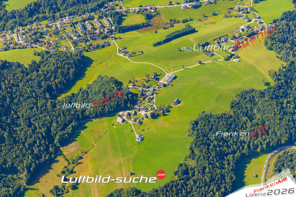 Luftaufnahme von  Bad Aussee - Die Luftaufnahme wurde 2025 vom UL-Flugzeug heraus erstellt ( keine Drohne ) - Hochauflösende Luftaufnahme - für professionelle Ausdrucke geeignet. Die Geschenkidee !Mit Lizenz und Bildrechte bestellbar