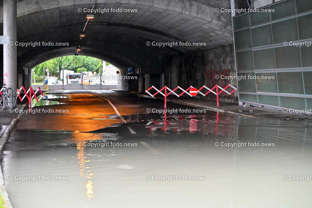 Linz_ Urfahr_ Donau_ Hochwasser_ 04.06.2024-27 | 04.06.2024, Linz, AUT, Urfahr, Hochwasser, im Bild Donau, Donaulaende Linz Urfahr, AEC, Neues Rathaus, Unterfuerung