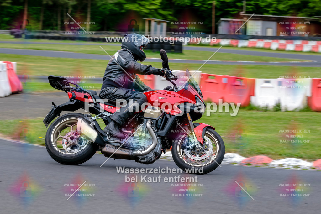 MotoTeamVBK-20290 | Hier findet Ihr Bilder von Touristenfahrten auf der Nürburgring Nordschleife oder von anderen Veranstaltungen die ich besucht habe. Viel Spass beim Durch Schauen 