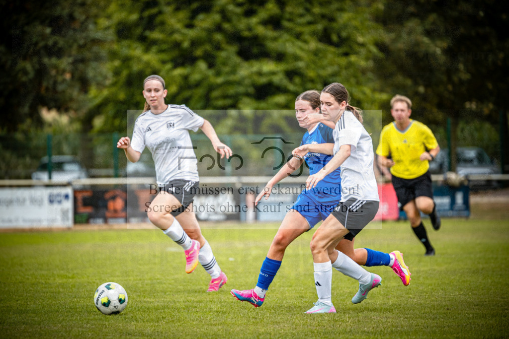 SG Bohmte/Ostercappeln/Schwagstorf - SV Harderberg - Frauen Bezirkpokal | Frauen Bezirkpokal · 1. Damen - 1. Damen · Sportplatz - Realisiert mit Pictrs.com