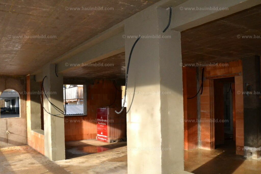 bib-lg17-elektroinstallation-0085 | Nach LV-Leistungsgruppen sortierte Detailfotos über den Bau eines Hauses. Alle Hausbau-Bilder direkt vom Urheber und Autor der Website Haus-Selber-Bauen.com