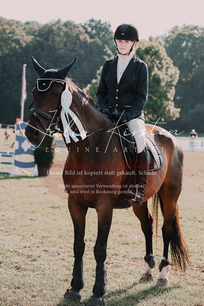 DSC_4927 | Pferde- und Turnierfotografie in Westsachsen. Pferdeportraits, Auftragszeichnungen und intuitive Kunst.