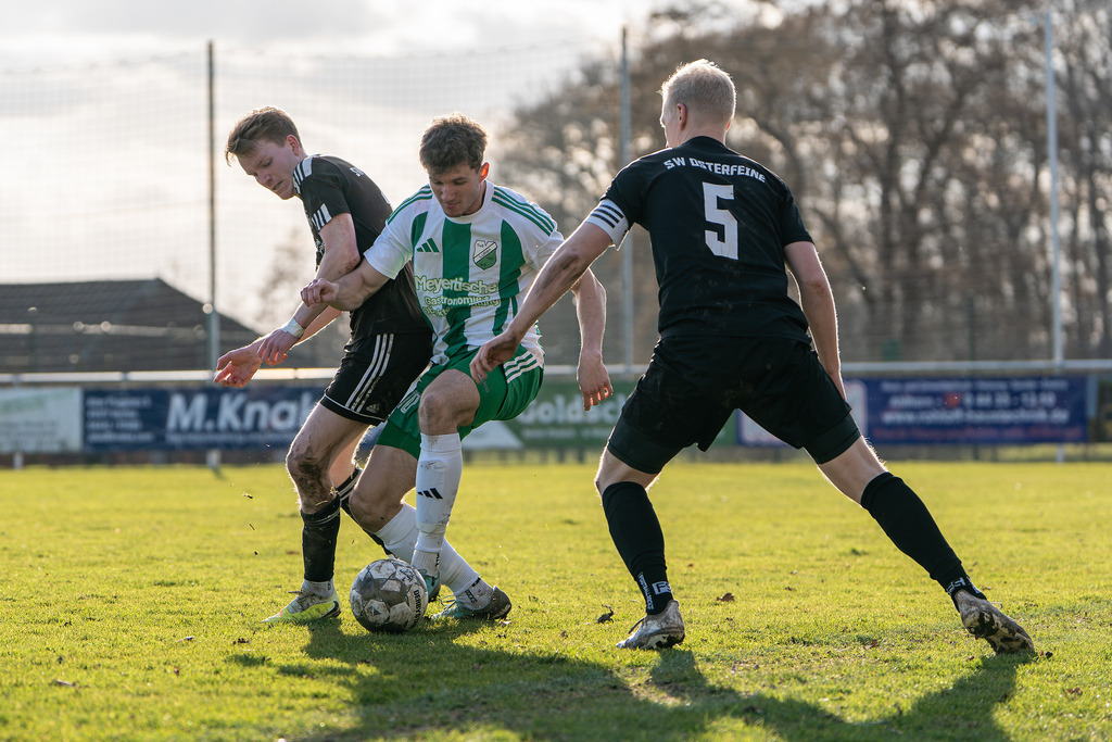 Fußball I Herren I Saison 2025-2026 I Bezirksliga Weser-Ems 4 I 21. Spieltag I TuS Lutten - SW Osterfeine I 4196 | jns.sportfotos - Realisiert mit Pictrs.com