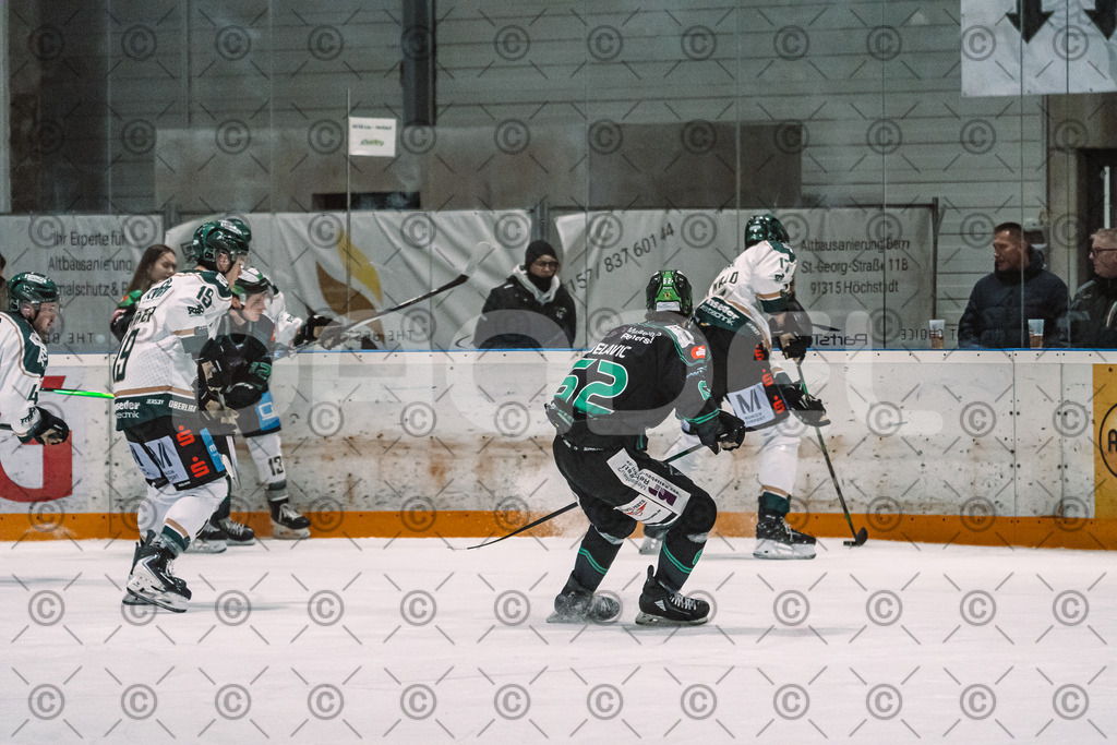 Alligators_vs_Erding_12_12_2025-089 | Höchstadt Alligators Fotogalerie: Eishockey-Action aus Franken. Professionelle Spielfotos, Portraits & Stadionbilder zum Download. Jetzt entdecken! - Realisiert mit Pictrs.com