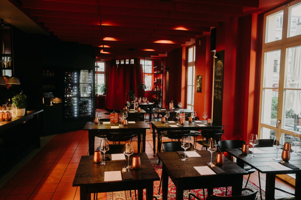 Gasthaus-Helmut_Fotograf-Thai Deiners_5 | thismomentpictures - Realisiert mit Pictrs.com