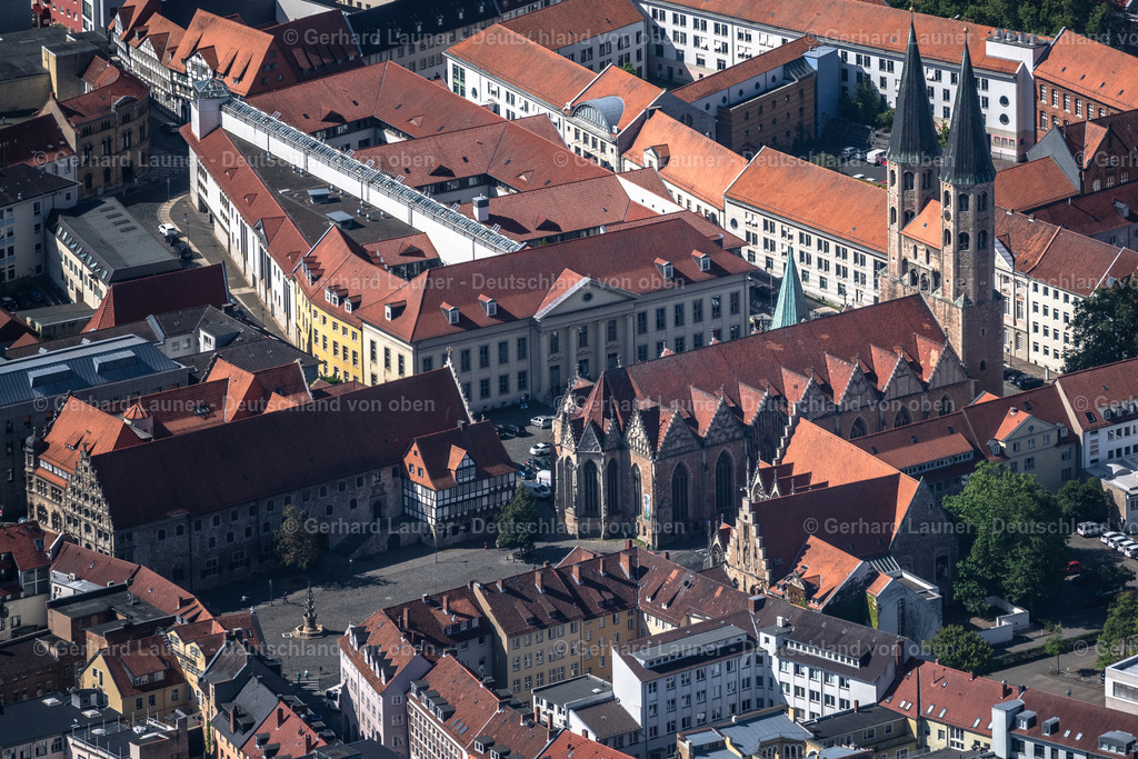 4035240 | BRAUNSCHWEIG 31.07.2020 Kirchengebäude der evangelischen Sankt Martinikirche am Altstadtmarkt in Braunschweig im Bundesland Niedersachsen, Deutschland. // Church building protestantn Sankt Martinikirche in Brunswick in the state Lower Saxony, Germany. Foto: Gerhard Launer