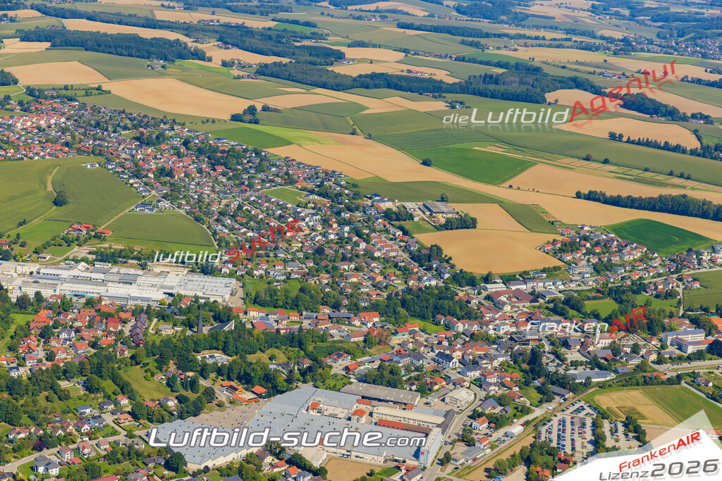 Luftaufnahme von  Ruhstorf an der Rott - Die Luftaufnahme wurde 2025 vom UL-Flugzeug heraus erstellt ( keine Drohne ) - Hochauflösende Luftaufnahme - für professionelle Ausdrucke geeignet. Die Geschenkidee !Mit Lizenz und Bildrechte bestellbar