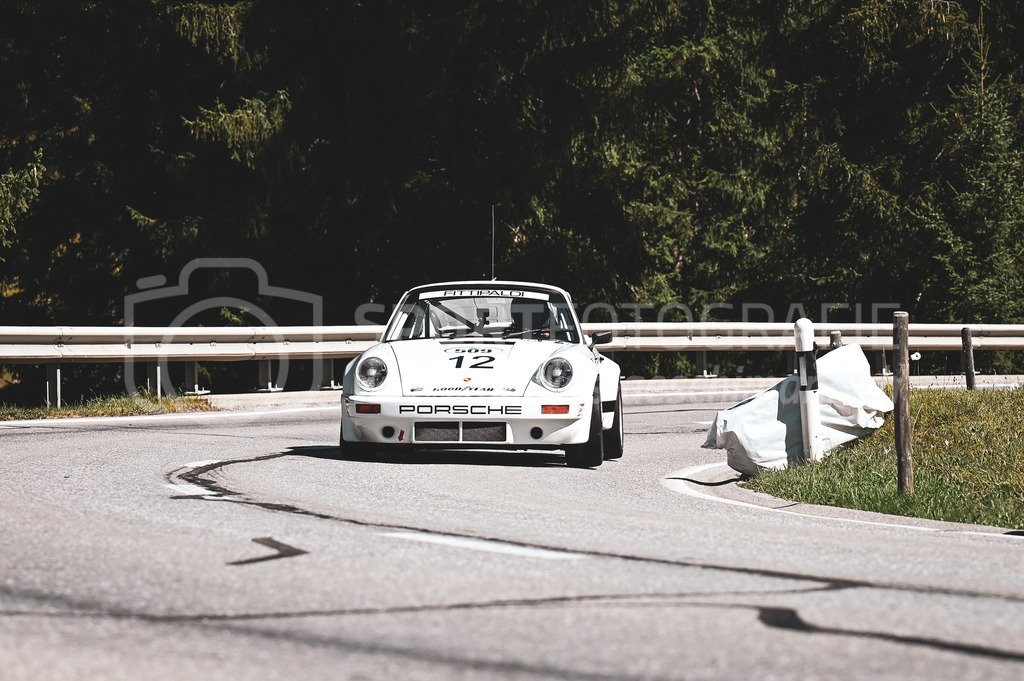 19. Arosa ClassicCar 2023 - 1. September 2023 | 19. Arosa ClassicCar 2023
Arosa, Schweiz
Stoschek Michael aus Coburg mit der Startnummer 509 in einem Porsche 911 RS 3.0, Jahrgang 1973, in der Klasse Competition.
@arosaclassiccar, @arosa.official, #arosaclassiccar, #arosa, #76curves, #classiccar
Bild: Sportfotografie Markus Aeschimann | www.markus-aeschimann.ch - Realisiert mit Pictrs.com