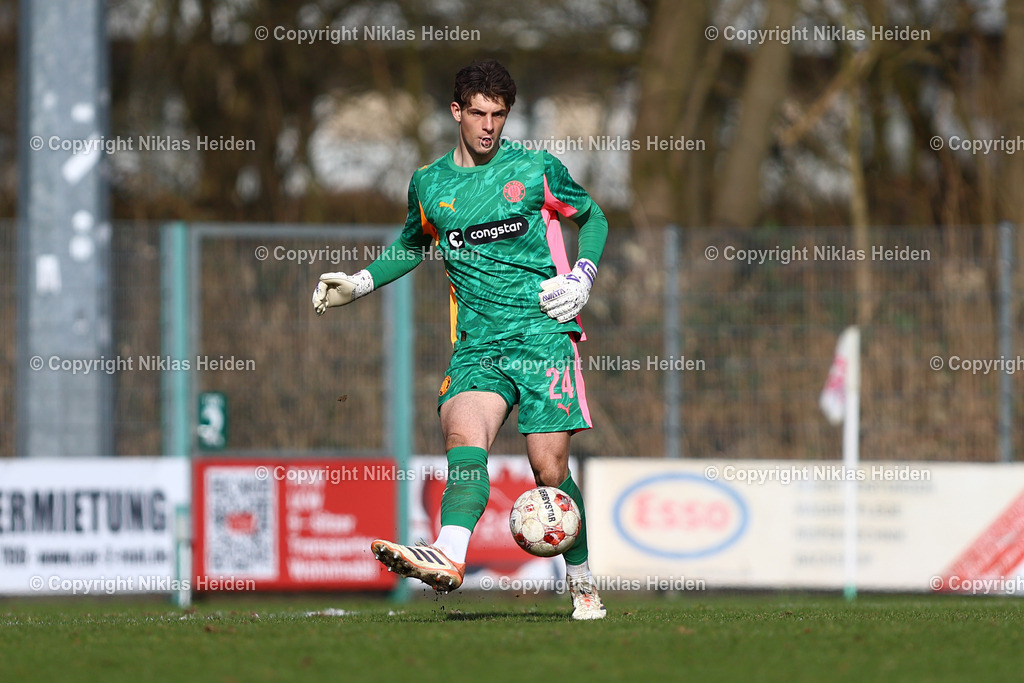 NH_FCStPauliU23_FSVSchöningen_RegionalligaNord_15032026 | #24 Emil Gazdov (FC St. Pauli U23)Fußball I Herren I Regionalliga Nord I Saison 2025-2026 I 26. Spieltag I FC St. Pauli U23 - FSV Schöningen I 15.03.2026 I Edmund-Plambeck-Stadion