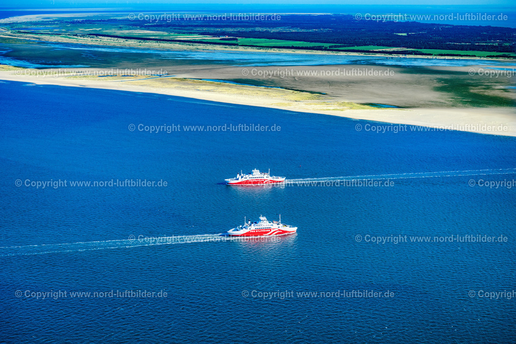 Sylt_FRS_Fähren_ELS_7321280824280824 | LIST 28.08.2024 Begegnung beider- Schiffe der FRS Syltfähre zwischen in List und Römö auf Sylt im Bundesland Schleswig-Holstein, Deutschland. // Encounter of both ships of the FRS Sylt ferry between in List and Romo on Sylt in the state Schleswig-Holstein, Germany. Foto: Martin Elsen
