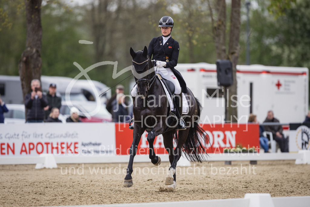 230429_Dressurfestival_S3St-237 | Deine schönsten Turniermomente als professionelle Fotos! Entdecke hochwertige Pferdesport-Fotografie im Online-Shop. Jetzt Fotos finden & bestellen!