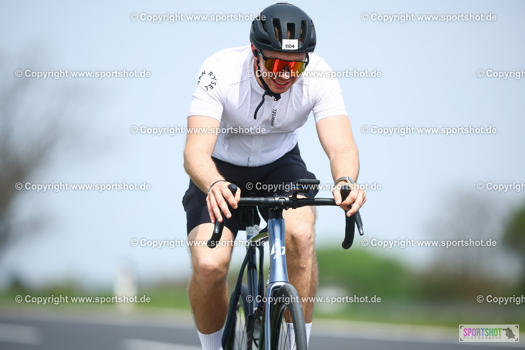839_TRA56103 | Neusiedlersee Radmarathon 2026@sportshot_your_pictrs #yourpictures#roadtowm2029 #nrm #neusiedlerseeradmarathon #neusiedlersee #neusiedlerseetourismus #burgenland #mörbisch #nrm26 #burgenlandtourismus #voglundco #poweredbyburgenlandtourismus #radsport #rad #marathon #ucigranfondo #visitburgenland #ucigranfondoworldseries