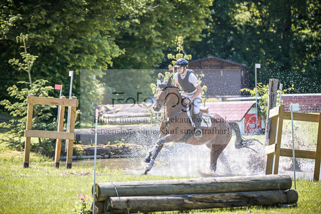DOS_2260 | Entdecke hochwertige Reitturnierfotos von Foto Oger. Professionell, emotional und authentisch – jetzt Lieblingsmomente im Shop bestellen.Deutschlandweite Turnierfotografie. - Realisiert mit Pictrs.com