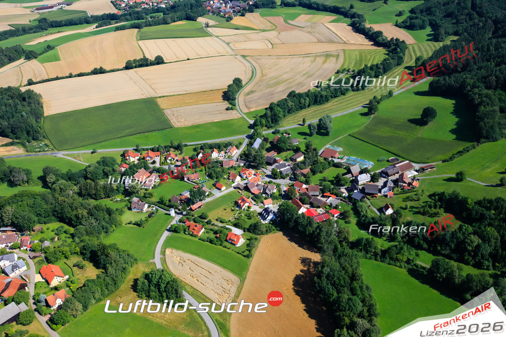 Die Luftaufnahme Wuestenbuchau - Mainleus wurde vom UL-Flugzeug (keine Drohne) aus fotografiert.Hohe Druck- Auflösung-die Geschenkidee!