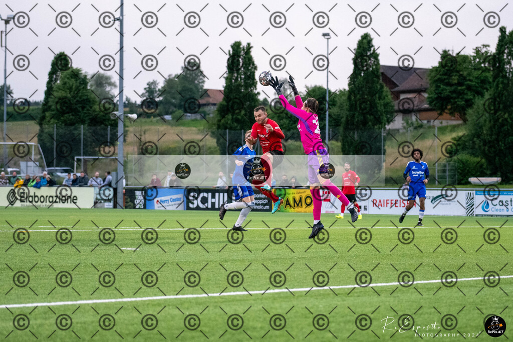 20240611_FC-Rothrist 1-Final_348 | Sport und Naturfotografie von Roberto Esposito zeigt echte Momente Bewegung und die Schönheit der Natur. Ausdrucksstarke Bilder schaffen Emotionen.