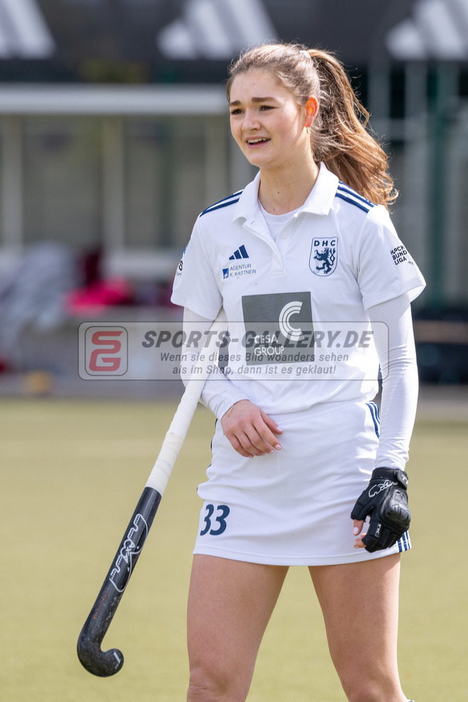 SFE_20240421_0007 | Düsseldorf, Deutschland, 21.04.2024: Lucy Zich (Düsseldorfer HC) in Aktion waehrend des Spiels der Feldhockey 1. Bundesliga Damen zwischen Düsseldorfer HC - Münchener SC im Düsseldorfer Hockeyclub 1905 e.V. am 21.04.2024 in Düsseldorf, Deutschland. (Foto von Stephan Fehrmann)

Düsseldorf, Germany, 21.04.2024: Lucy Zich (Düsseldorfer HC) in action during the game of Feldhockey 1. Bundesliga Damen between Düsseldorfer HC - Münchener SC in Düsseldorfer Hockeyclub 1905 e.V. at 21.04.2024 in Düsseldorf, Deutschland. (Foto from Stephan Fehrmann)