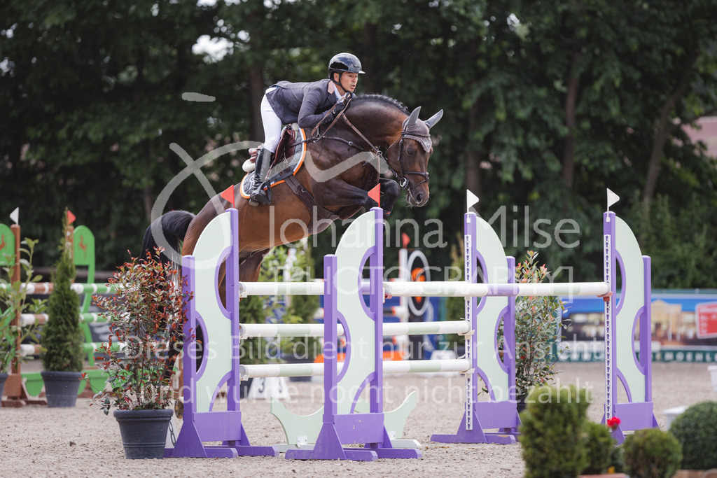 220614_Mühlen_SprPfM-612 | Late Entry Mühlen
Springprüfung Kl.M* 6-8j. Pferde gl. Einlaufprüfung für 6j. Pferde
14.06.2022