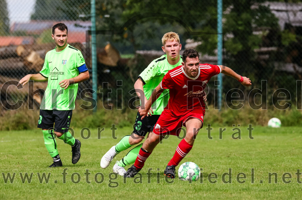 2023-09-03_055_TSV_Oberpframmern_II_gegen_TSV_Hohenbrunn_II | Oberpframmern, Deutschland, 03.09.2023:
Fußball, B-Klasse 2023 / 2024, 3. Spieltag, TSV Oberpframmern II gegen TSV Hohenbrunn II, Endergebnis: 0:2

Henning Hoffmann (TSV Hohenbrunn, #3), Georg Leitner (TSV Oberpframmern, #6)

Foto: Christian Riedel / fotografie-riedel.net