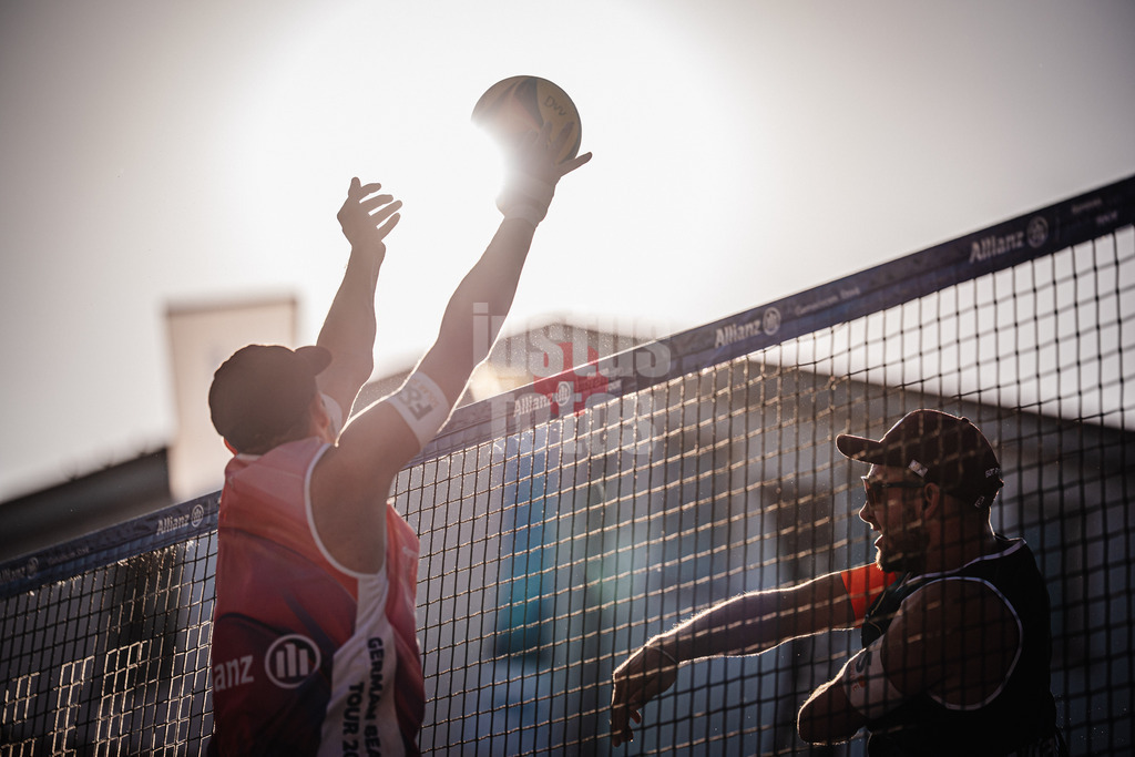 Beachvolleyball | Männer | Allianz German Beach Tour 2025 | Tourstop Berlin | 16.08.2025 | v.l. Manuel Harms gegen Benedikt Sagstetter