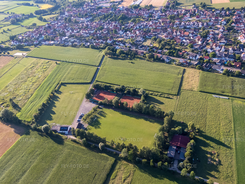 Luftbild: Sportplätze des SV 1946 Minfeld Fußballverein und TC Minfeld in Minfeld im Bundesland Rheinland-Pfalz in Deutschland.Foto: P7130143.jpg vom 13.07.2017 durch Werner Riehm/FLY-FOTO.deSV Minfeld 1946 e.V